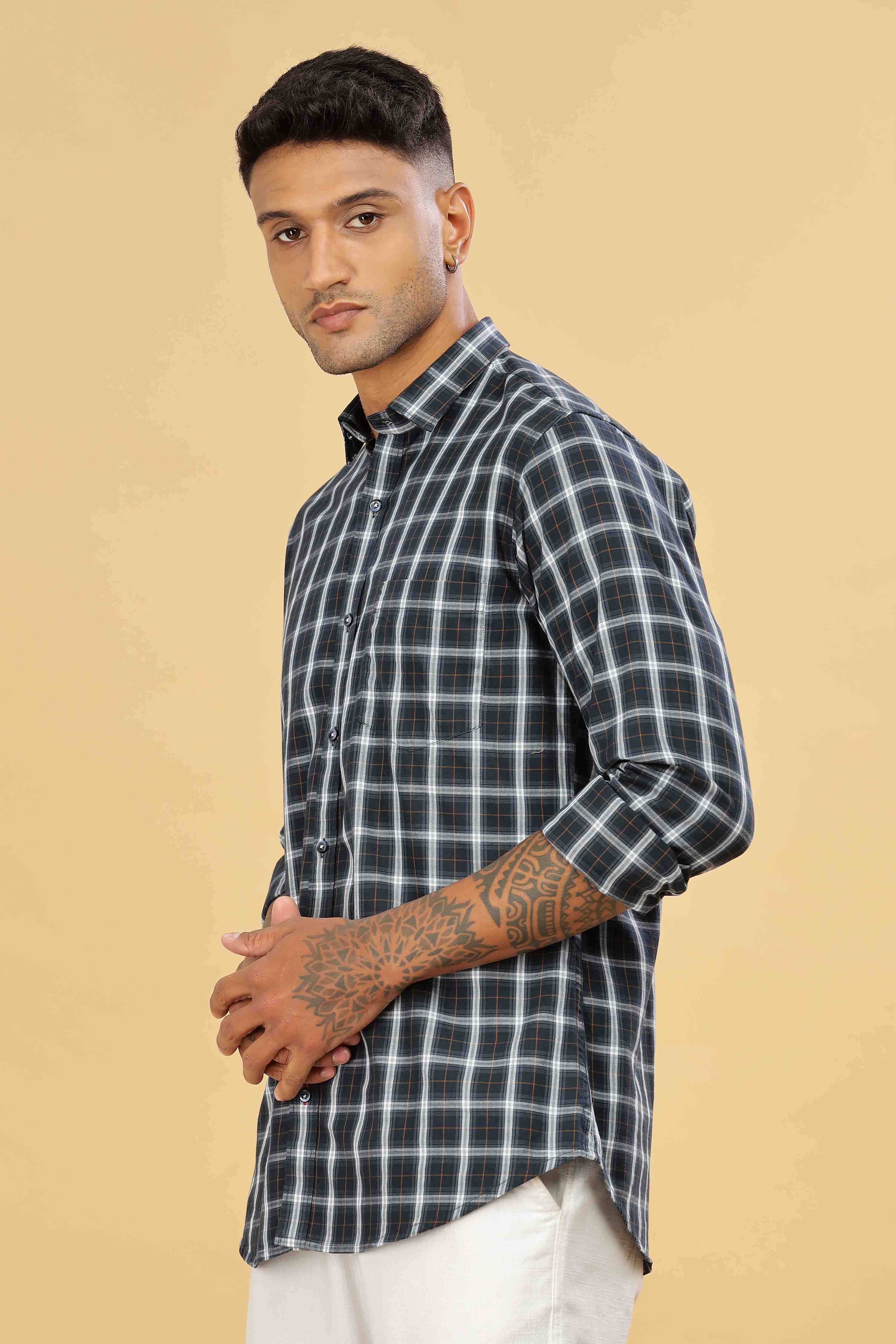 Men's Black and White Casual Checks Shirt