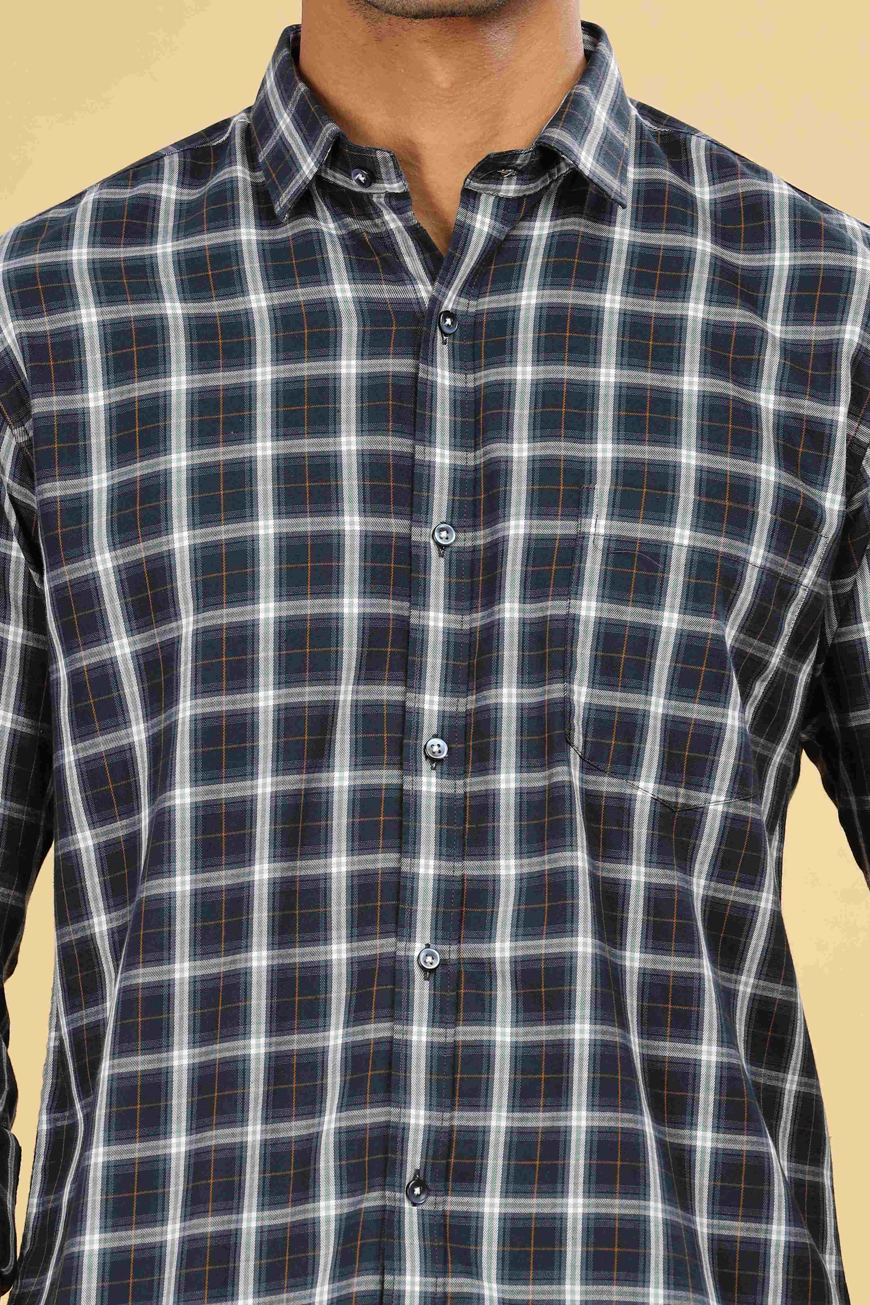 Men's Black and White Casual Checks Shirt