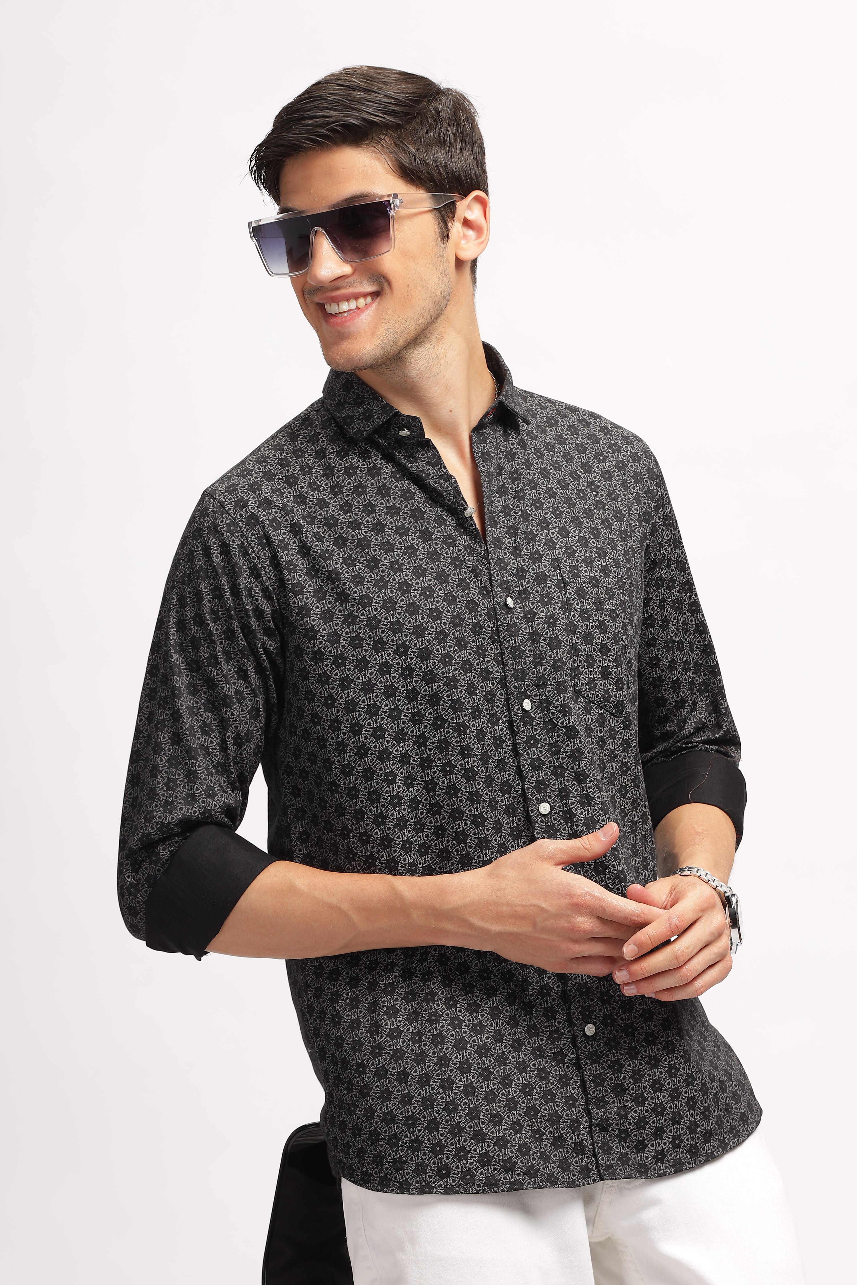 Overlapping Circles Printed Black Shirt