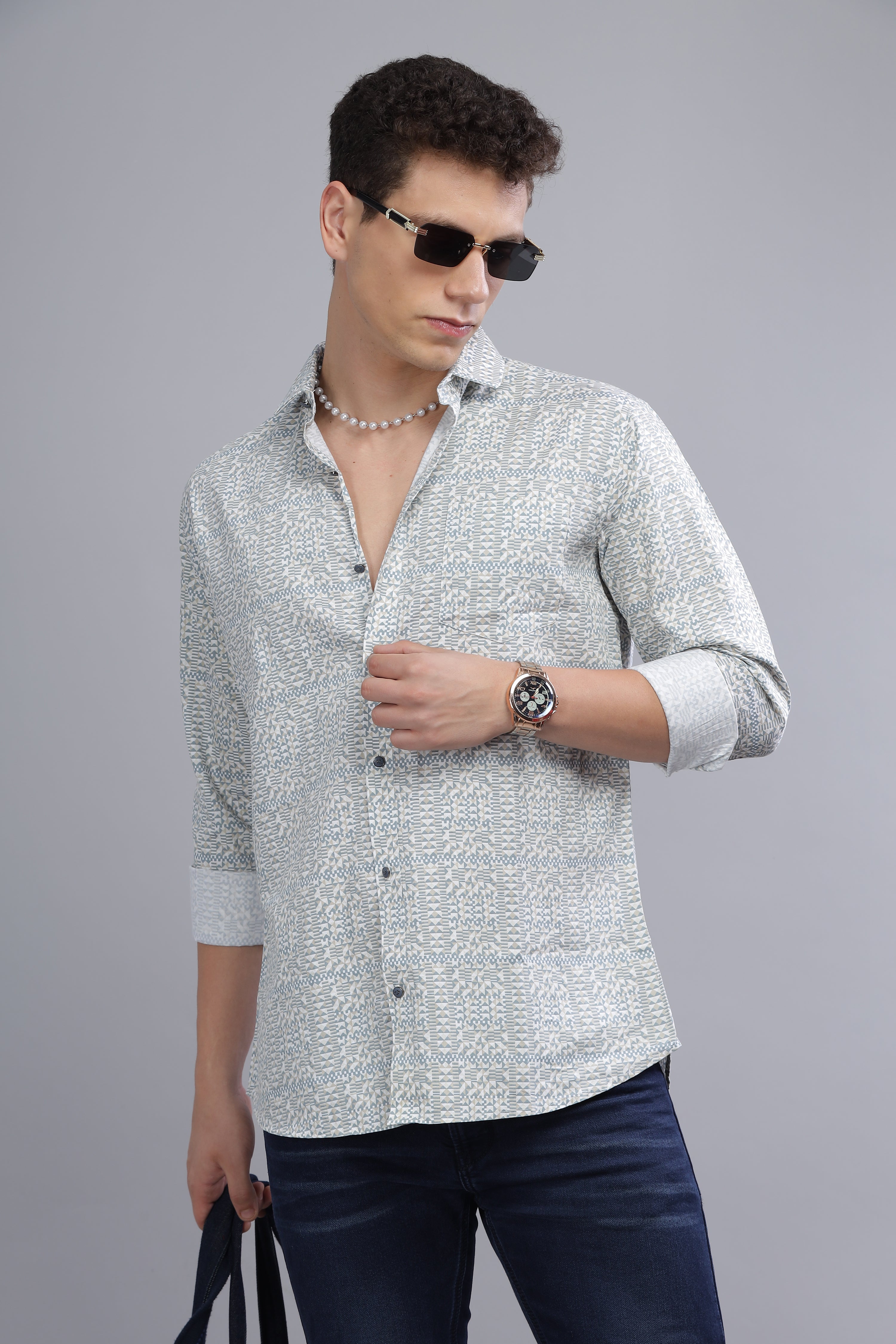 Graphic solid Printed grey shirt