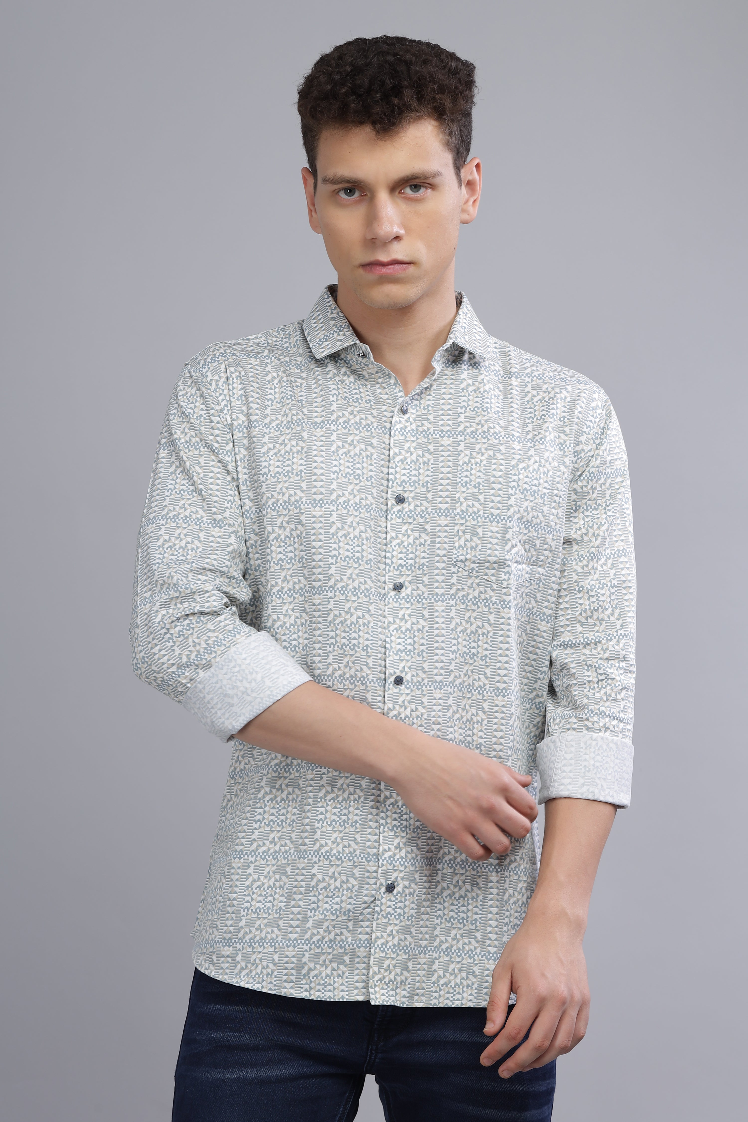 Graphic solid Printed grey shirt