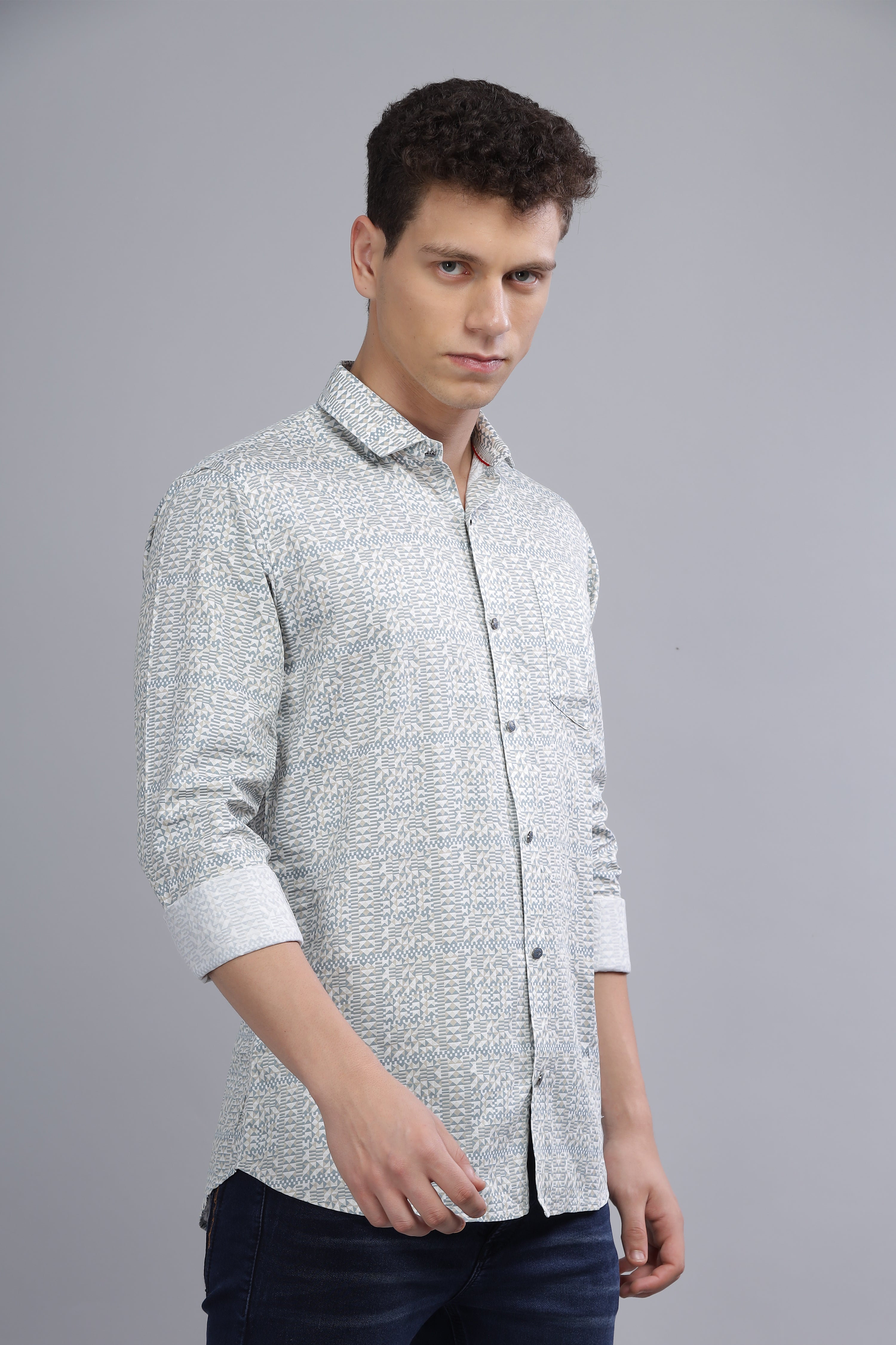 Graphic solid Printed grey shirt