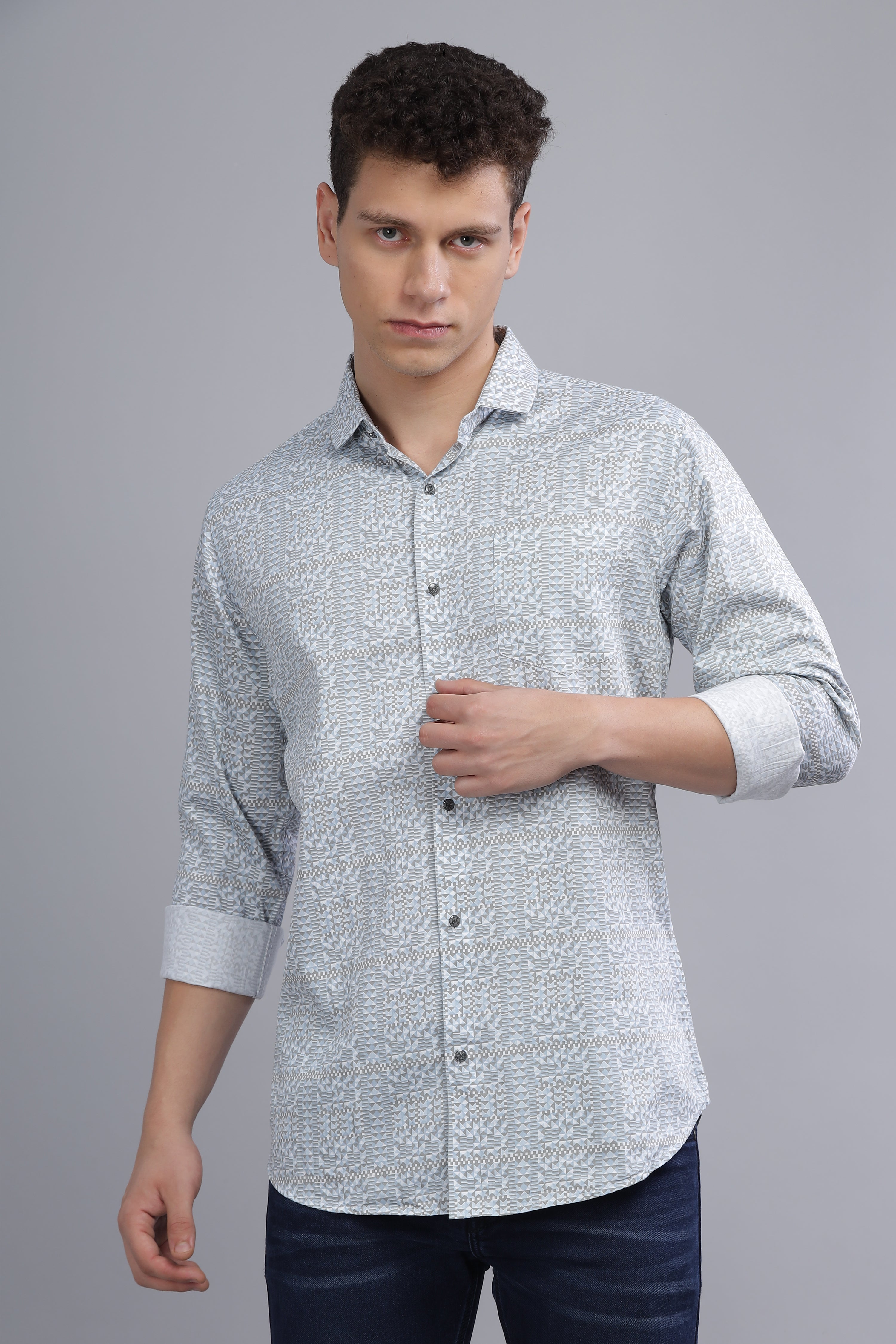 Graphic solid Printed grey shirt