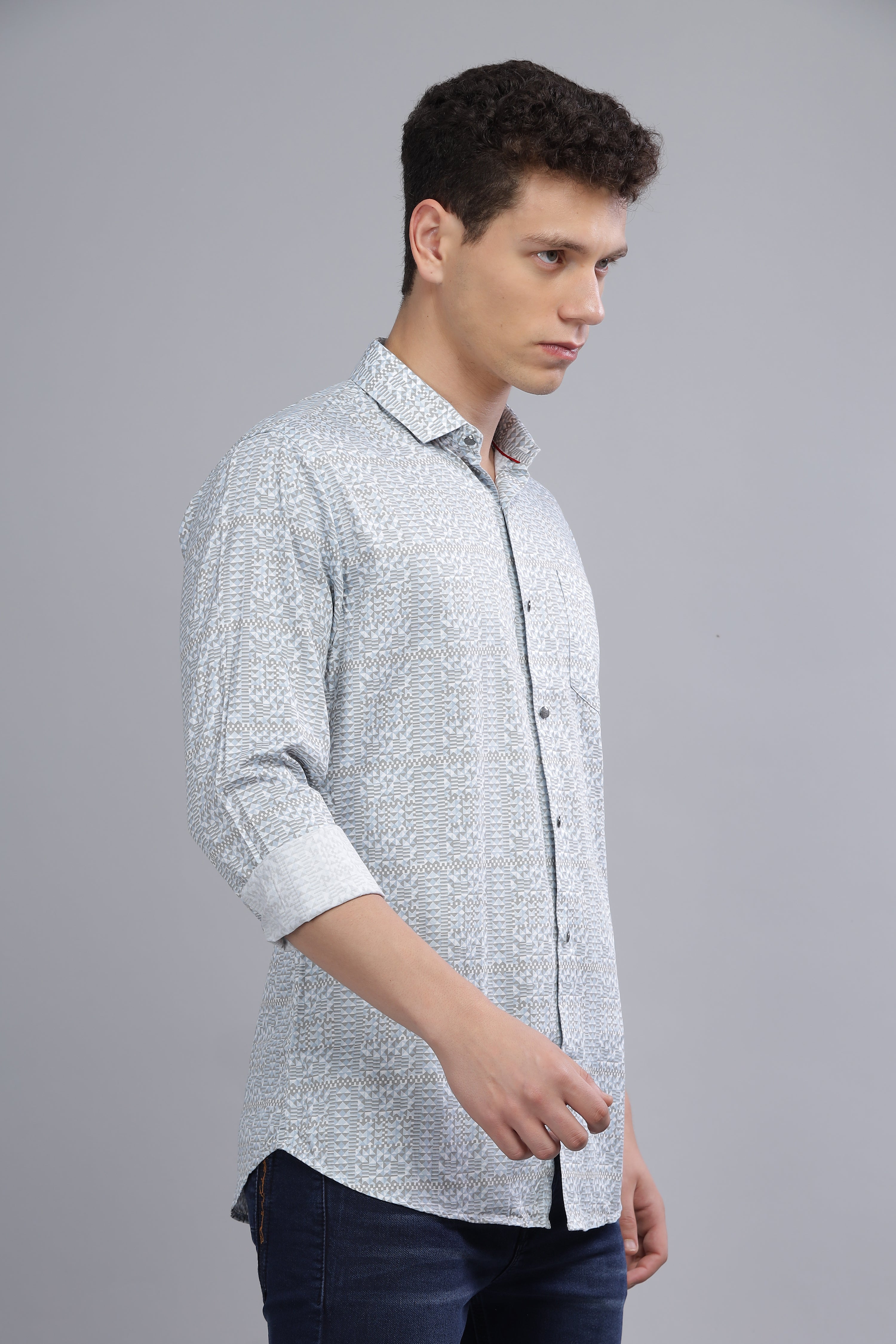 Graphic solid Printed grey shirt