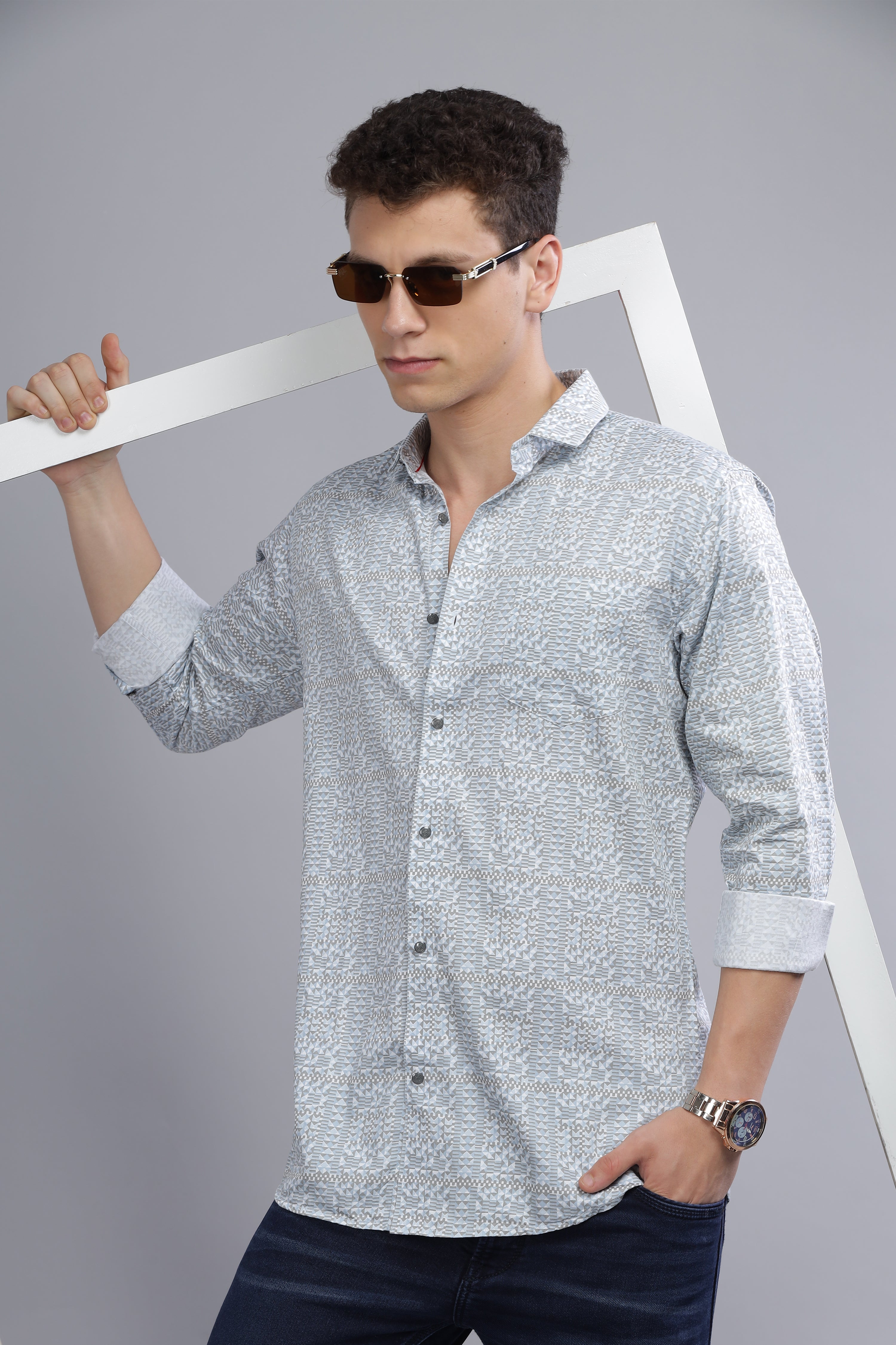 Graphic solid Printed grey shirt